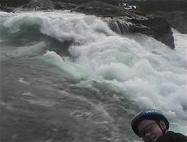 Nick gets up close with the River Otta at Dønfoss